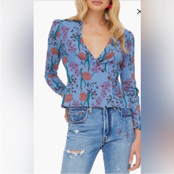 ASTR the Label Tops - ASTR The Label Faade Wrap Top Shirt Floral Blouse size Small